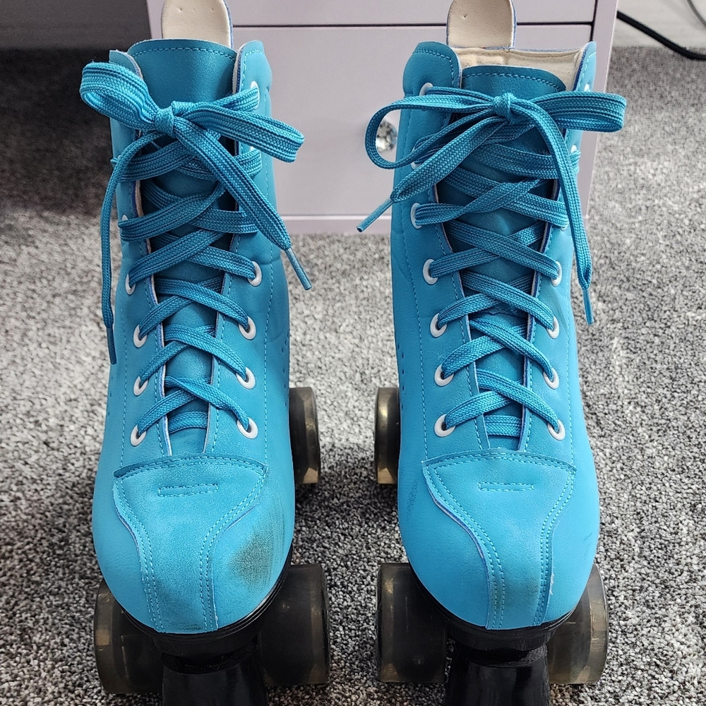 Xudrez Blue Light up Rollerskates Size 37
